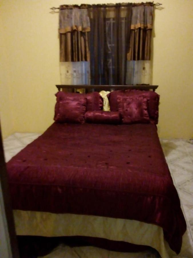 Dmeechi Appartamento Kingston Esterno foto
